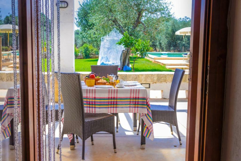 Villa Franchino Остуні Екстер'єр фото